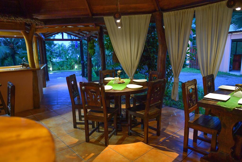 Hotel Caribbean Coconut Cahuita Exterior foto